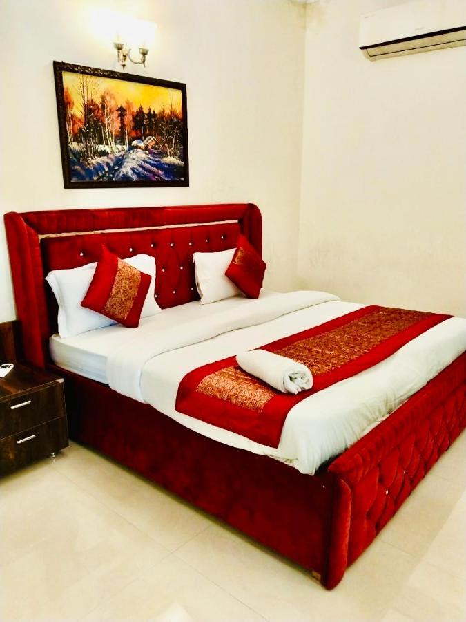 Fortune Home Service Apartment 2Bhk,E28 Saket 2A Nuova Delhi Esterno foto
