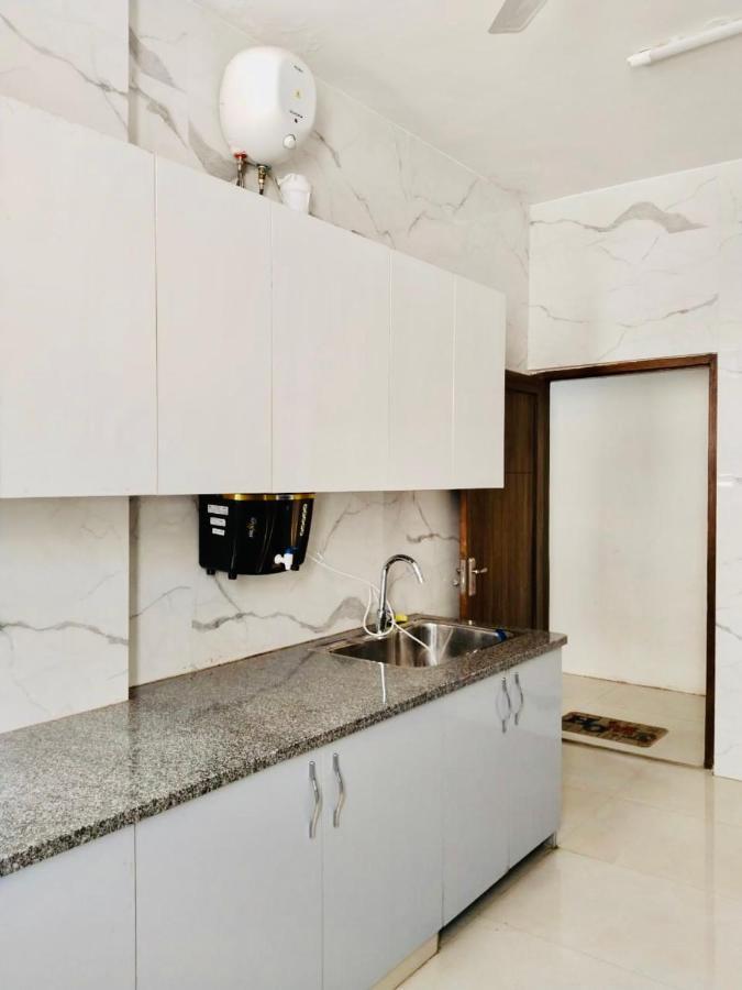 Fortune Home Service Apartment 2Bhk,E28 Saket 2A Nuova Delhi Esterno foto